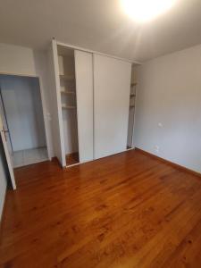 For rent Revel 4 rooms 112 m2 Haute garonne (31250) photo 3