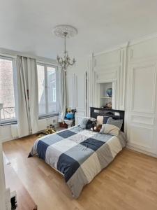 For sale Lille 6 rooms 173 m2 Nord (59000) photo 2