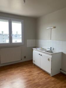 For rent Avallon 3 rooms 64 m2 Yonne (89200) photo 2