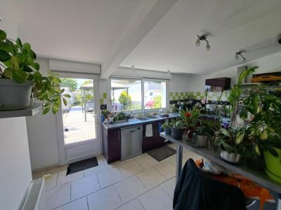 For sale Rochelle 5 rooms 82 m2 Charente maritime (17000) photo 4