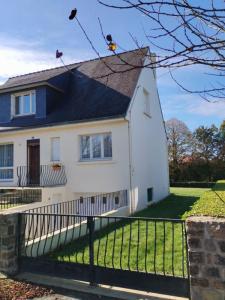 For sale Gourin 7 rooms 125 m2 Morbihan (56110) photo 1