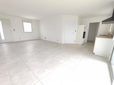 For sale Saintes 3 rooms 70 m2 Charente maritime (17100) photo 3