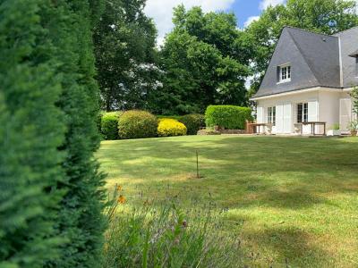 For sale Vannes 10 rooms 250 m2 Morbihan (56000) photo 2