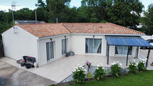 For sale Breuillet 4 rooms 105 m2 Charente maritime (17920) photo 4