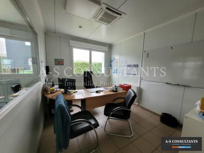 For rent Saint-priest 2250 m2 Rhone (69800) photo 3
