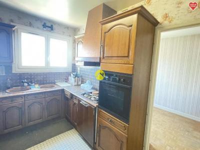 For sale Bourges 6 rooms 98 m2 Cher (18000) photo 3