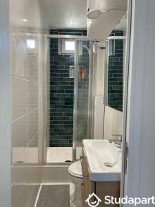 For rent Asnieres-sur-seine 1 room 22 m2 Hauts de Seine (92600) photo 2