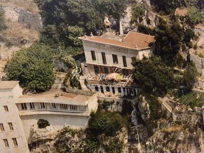 For sale Villefranche-sur-mer MOYENNE CORNICHE 13 rooms 250 m2 Alpes Maritimes (06230) photo 2