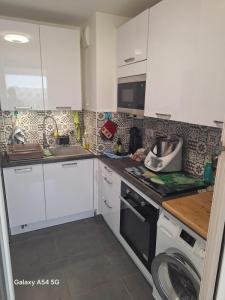 For rent Istres 4 rooms 69 m2 Bouches du Rhone (13800) photo 3