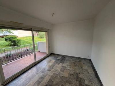 For sale Toulon 3 rooms 66 m2 Var (83200) photo 2