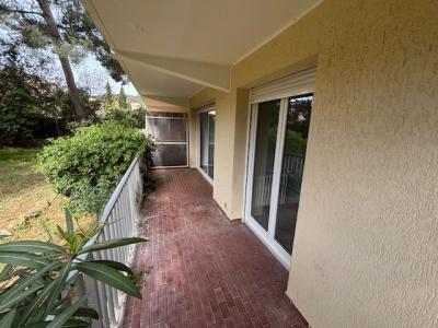 For sale Toulon 3 rooms 67 m2 Var (83200) photo 2