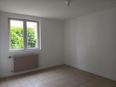 For rent Riom 6 rooms 101 m2 Puy de dome (63200) photo 2