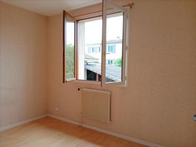 For rent Riom 6 rooms 101 m2 Puy de dome (63200) photo 3