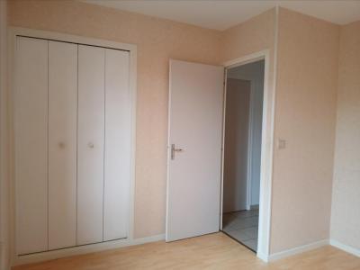 For rent Riom 6 rooms 101 m2 Puy de dome (63200) photo 4