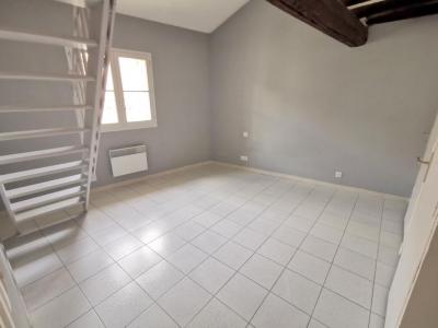 Louer Maison Villeneuve-les-avignon 1025 euros