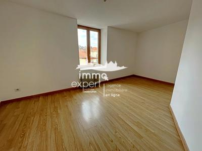 Louer Appartement 76 m2 Mirecourt