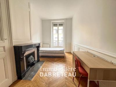For rent Lyon-8eme-arrondissement 4 rooms 51 m2 Rhone (69008) photo 1