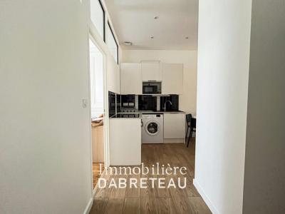 For rent Lyon-8eme-arrondissement 4 rooms 51 m2 Rhone (69008) photo 3