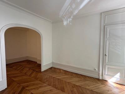 For rent Lyon-6eme-arrondissement 2 rooms 69 m2 Rhone (69006) photo 0