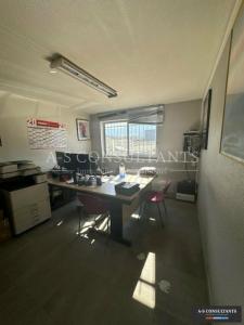 Louer Commerce Motte-servolex 32400 euros