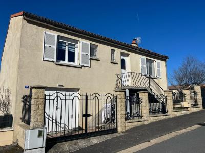 For sale 4 rooms 87 m2 Cantal (15500) photo 0