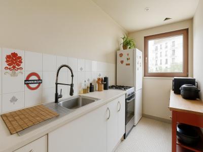 For sale 2 rooms 45 m2 Paris (75015) photo 2