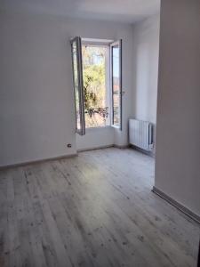 For sale 31 AVENUE JOLIOT CURIE 3 rooms 64 m2 Gard (30100) photo 3