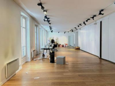 Louer Bureau Paris-4eme-arrondissement 175720 euros