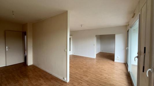 For sale Angers 4 rooms 80 m2 Maine et loire (49000) photo 2