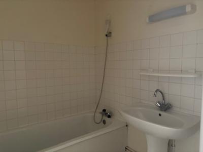 For rent Chatre 3 rooms 66 m2 Indre (36400) photo 2