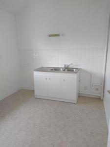 For rent Blanc 2 rooms 51 m2 Indre (36300) photo 2