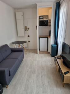 For rent Bagneux 1 room 16 m2 Hauts de Seine (92220) photo 0