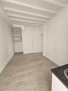 For sale Paris-15eme-arrondissement 2 rooms 27 m2 Paris (75015) photo 1