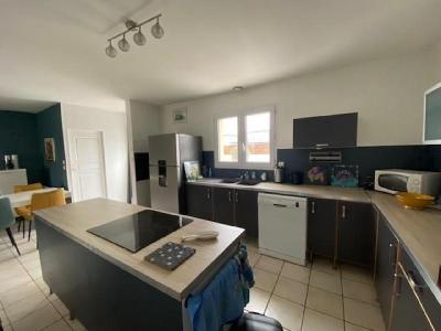 For sale 3 rooms 73 m2 Vendee (85340) photo 3
