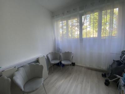 For sale MASSUES CHAMPVERT 6 rooms 94 m2 Rhone (69009) photo 4