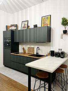 For sale RUE SERVIEZ 2 rooms 38 m2 Pyrenees atlantiques (64000) photo 1