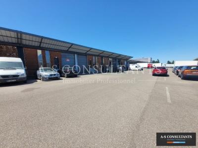 Louer Commerce 205 m2 Saint-priest