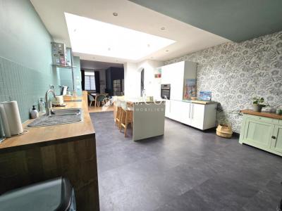 For sale Tourcoing 4 rooms 121 m2 Nord (59200) photo 2
