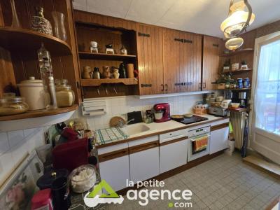 For sale Saint-amand-montrond 4 rooms 126 m2 Cher (18200) photo 2