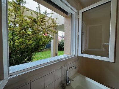 For sale Isle-d'abeau 2 rooms 50 m2 Isere (38080) photo 2
