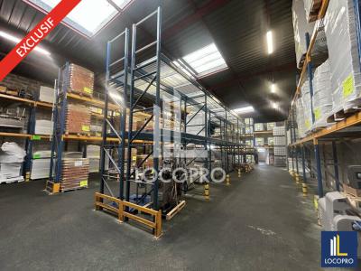 Louer Commerce 479 m2 Carros