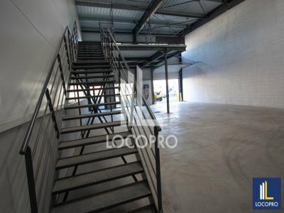 Louer Commerce Gignac-la-nerthe 38256 euros