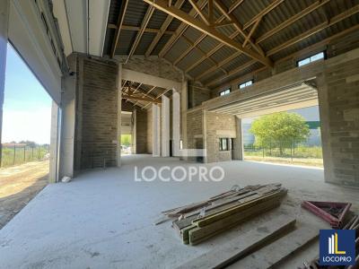 For rent Rognac 380 m2 Bouches du Rhone (13340) photo 1