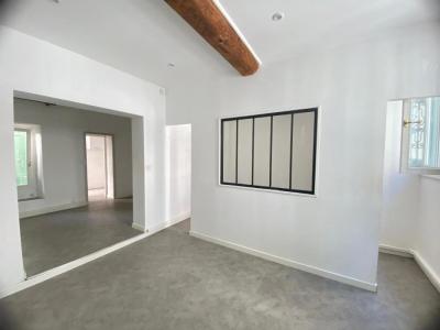 Louer Appartement 36 m2 Nimes