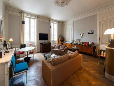 For rent Lyon-6eme-arrondissement 7 rooms 244 m2 Rhone (69006) photo 2