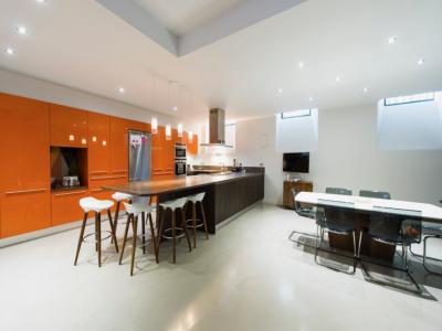 For rent Lyon-6eme-arrondissement 7 rooms 244 m2 Rhone (69006) photo 3