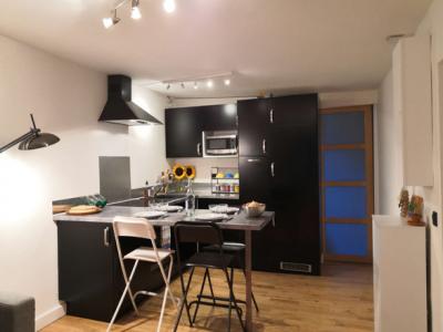 For rent Paris-18eme-arrondissement 2 rooms 30 m2 Paris (75018) photo 1
