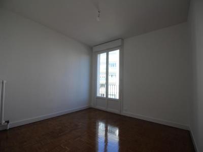 For rent Reze 2 rooms 40 m2 Loire atlantique (44400) photo 3