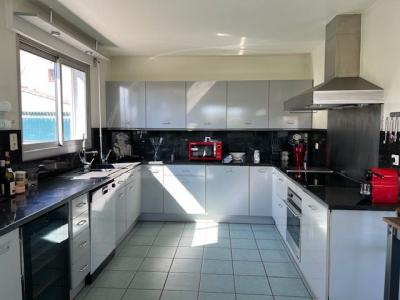 For sale ETANG 5 rooms 137 m2 Herault (34340) photo 2