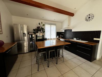 For sale PROCHE CENTRE 4 rooms 83 m2 Herault (34340) photo 1